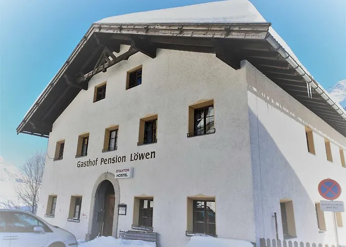 Stanton بيت شباب