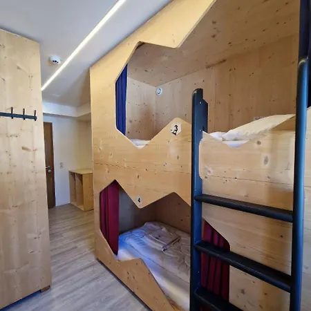 Cell Stanton Hostel St. Anton am Arlberg